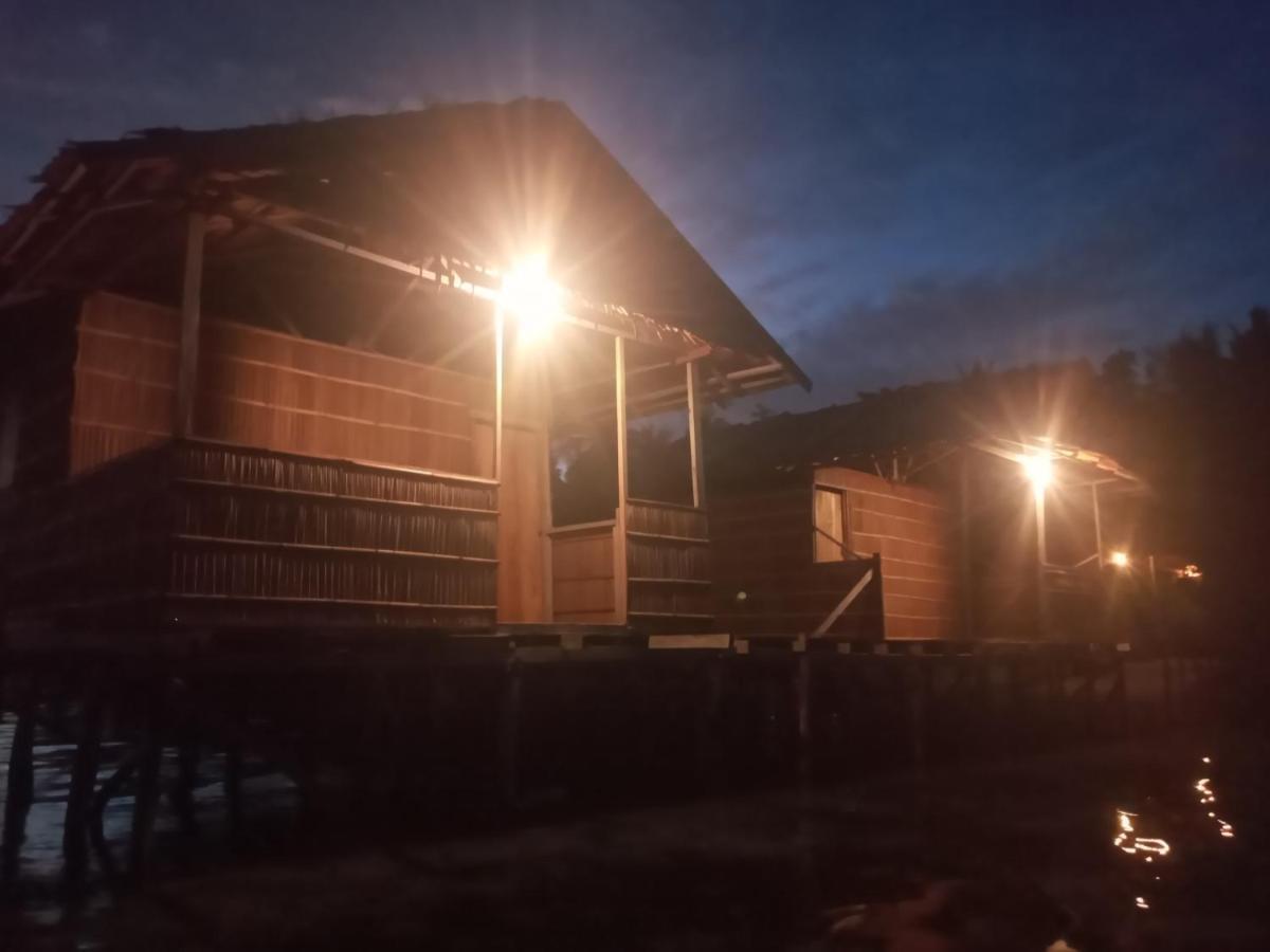 Arborek Diving Homestay R4 Besir Buitenkant foto