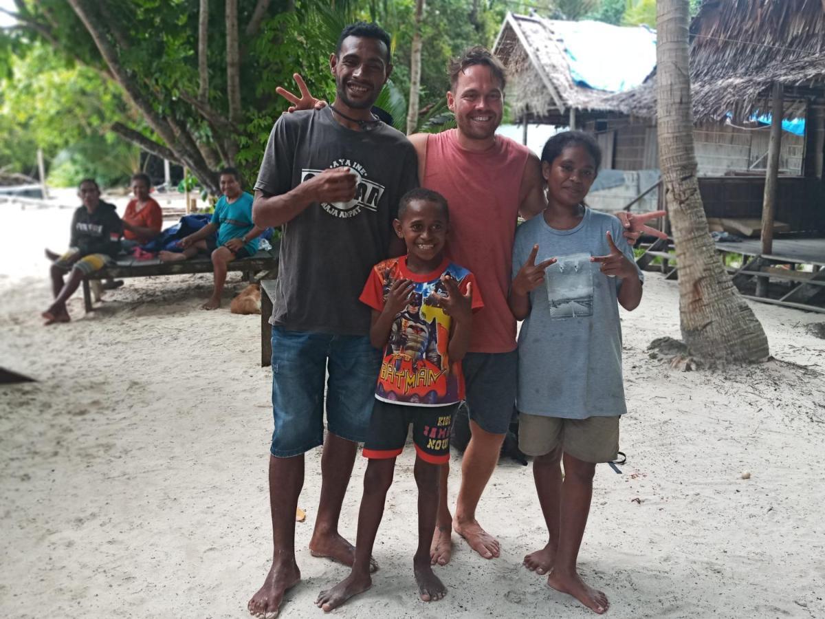 Arborek Diving Homestay R4 Besir Buitenkant foto