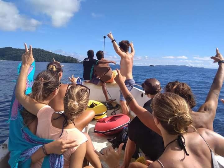 Arborek Diving Homestay R4 Besir Buitenkant foto