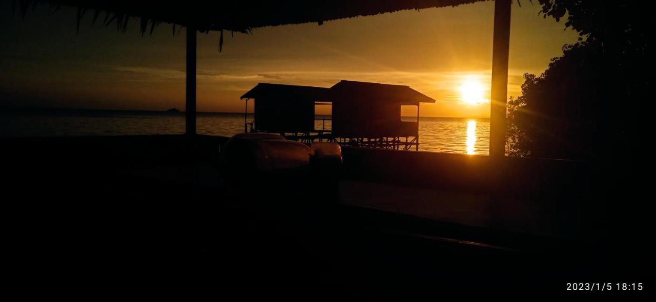 Arborek Diving Homestay R4 Besir Buitenkant foto