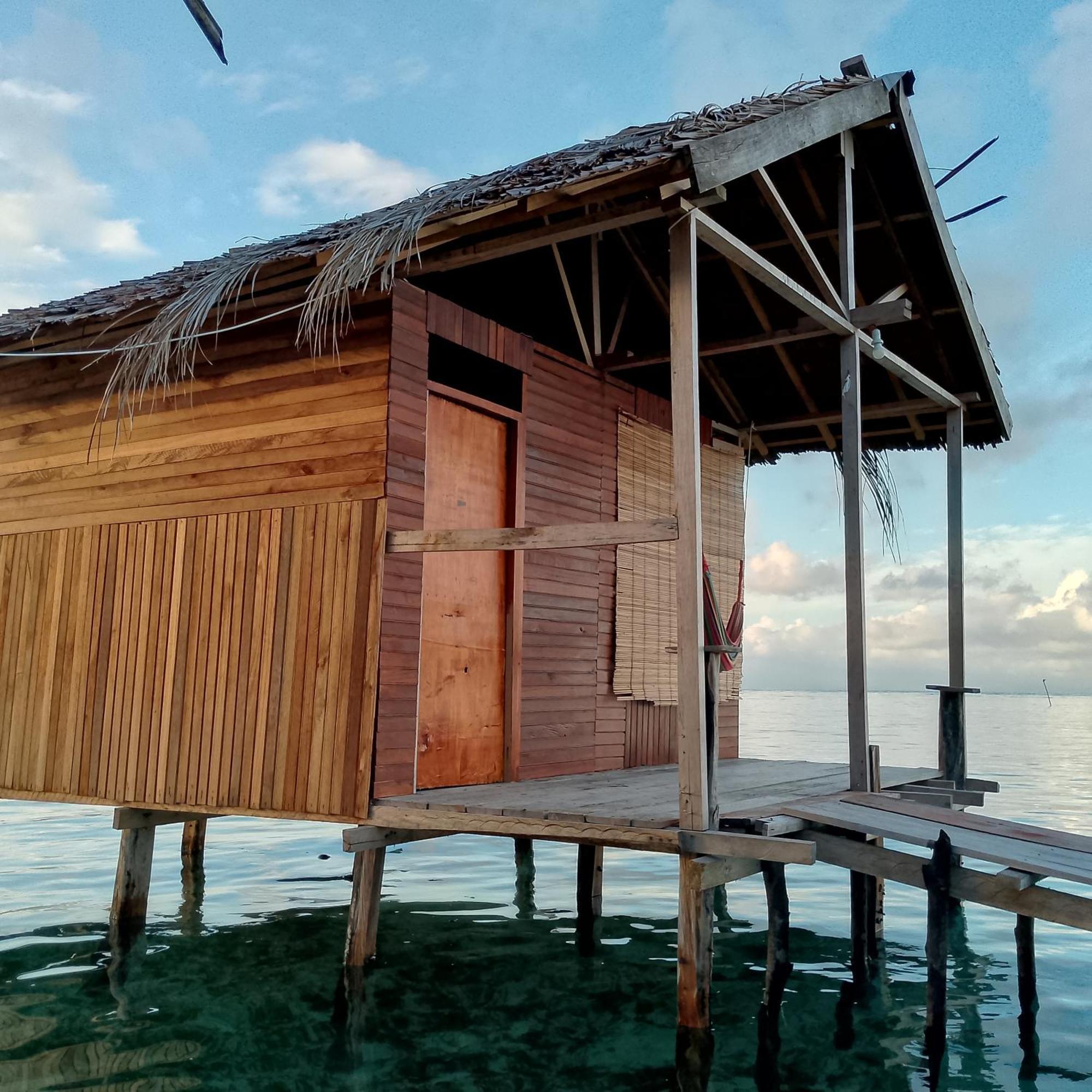 Arborek Diving Homestay R4 Besir Kamer foto